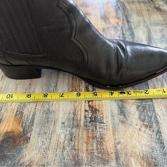 Sylish Black leather Marc Fisher booties with pointy toes, size 9.5 - Picture 11 of 11